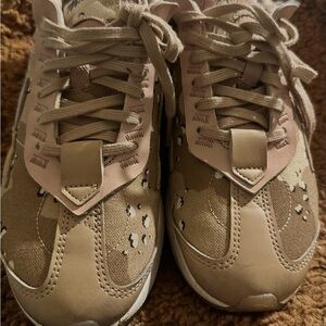 Nike Beige and Brown Sneakers